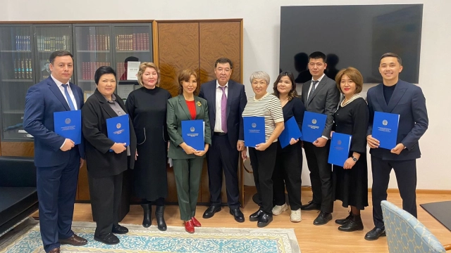 Дик әртүрлі позицияларда кискадағы