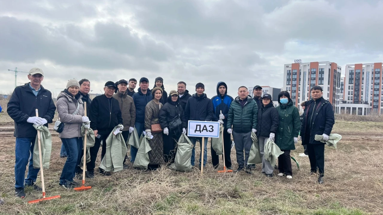 Работники Дирекции приняли участие в субботнике в рамках программы «Мөлдір бұлақ» 