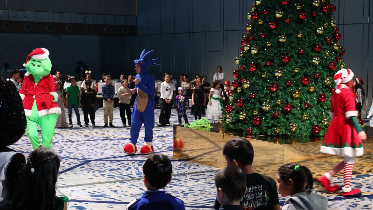 Әкімшілік ғимараттары дирекциясы жұмыскерлерінің балаларына арналған мереке: Жаңа жылдық кереметті өз көздеріңізбен көріңіз 