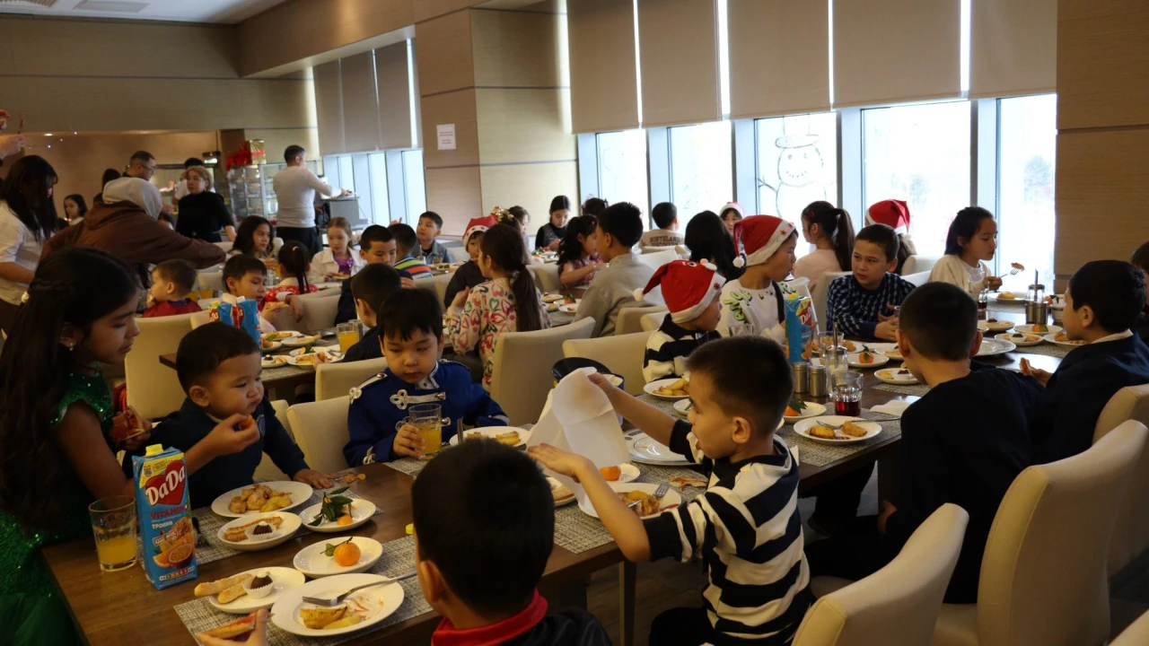 Әкімшілік ғимараттары дирекциясы жұмыскерлерінің балаларына арналған мереке: Жаңа жылдық кереметті өз көздеріңізбен көріңіз 