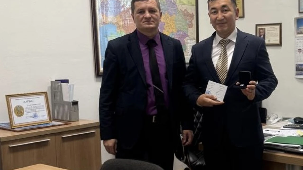 Әкімшілік ғимараттар дирекциясының жұмыскерлері Энергетиктер күнімен марапатталды 