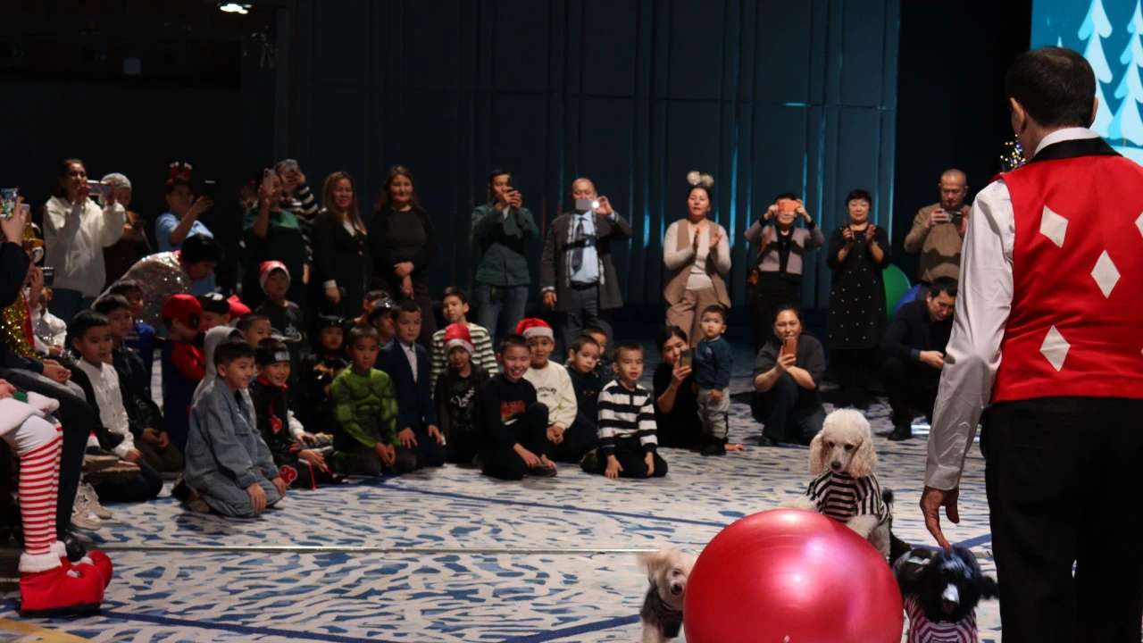 Әкімшілік ғимараттары дирекциясы жұмыскерлерінің балаларына арналған мереке: Жаңа жылдық кереметті өз көздеріңізбен көріңіз 