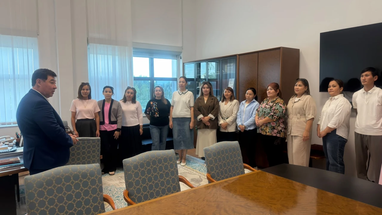 Дирекция поздравила будущих первоклассников с Днём знаний 