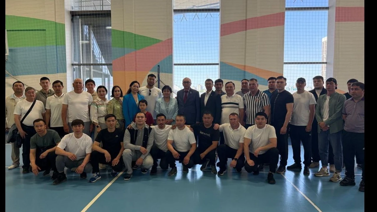 Әкімшілік ғимараттар дирекциясының жұмыскерлері қол күресінен өткен турнирде жеңіске жетті