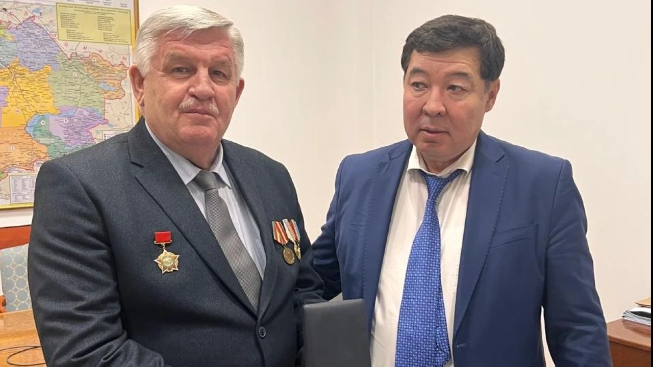 Заслуженное признание многолетнего труда: Павел Анатольевич Гринберг награждён медалью «Еңбек ардагері» 