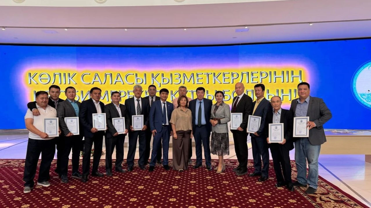 Әрдайым қозғалыстағы қызмет: Көлік жұмыскерлері күніне орай